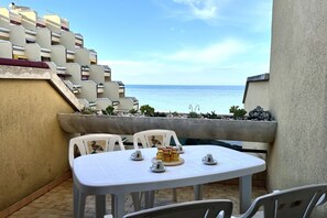 Outdoor dining - SE012 - Senigallia, seafront studio flat in the Piramidi residence (Senigallia)