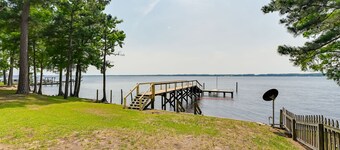 Riverfront Edenton Condo w/ Porch & Water Views!