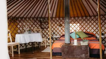 1 habitación y ropa de cama