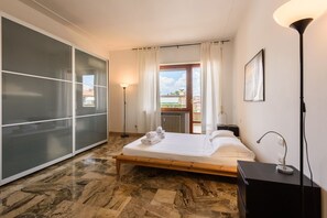 1 camera, Wi-Fi, lenzuola