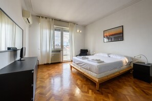 2 makuuhuonetta, silitysrauta/-lauta, Wi-Fi, vuodevaatteet