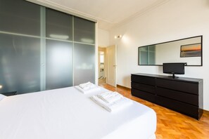 2 slaapkamers, een strijkplank/strijkijzer, wifi, beddengoed