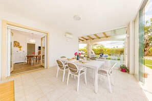 Outdoor dining - A unique experience between sea, sun, and relaxation  - Villa Losciale 114 (Monopoli)