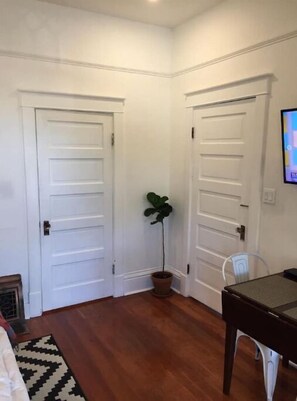 Interior - Guest Suite w/Private Entrance. (Albuquerque)