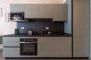 Micro-ondes, four, plaque de cuisson, lave-vaisselle