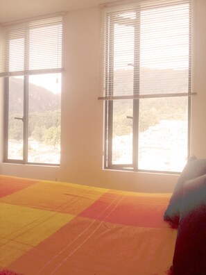 1 多间卧室、WiFi、床单