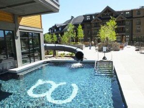 屋内プール、屋外プール