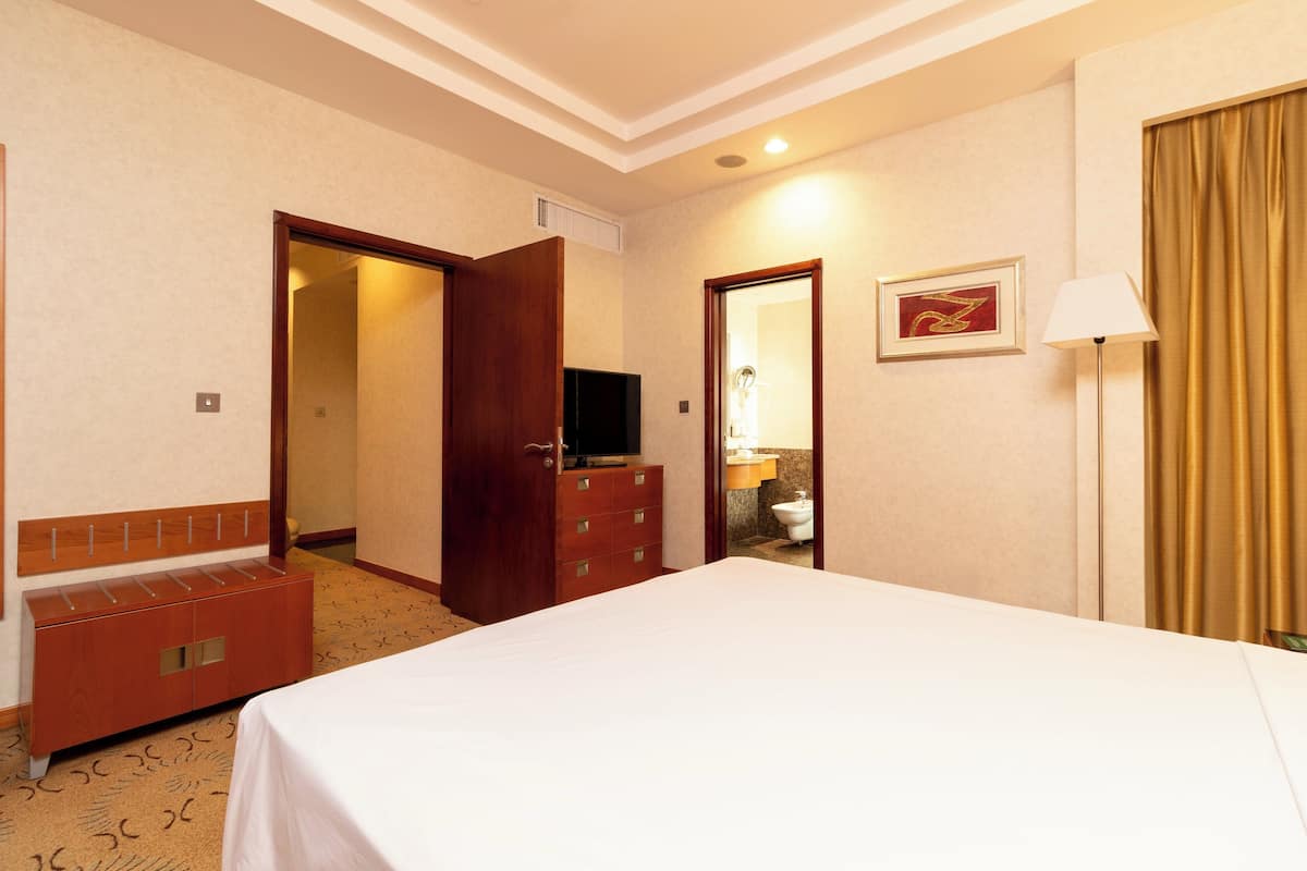 Minibar, in-room safe, desk, blackout curtains