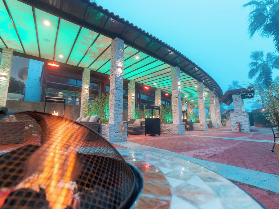 6 restaurants, breakfast, lunch, dinner served; Mediterranean cuisine