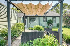 Terrace/patio - Milwaukee Home w/ Serene Patio & Backyard Garden! (Milwaukee)