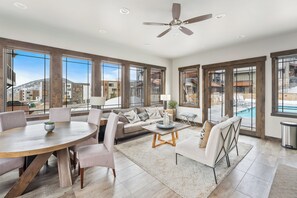 Interior - Experience mountain views at Blackstone Escape, a spacious 3BR townhouse in Park City. (Park City)