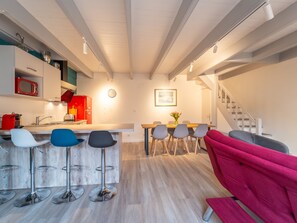 Réfrigérateur, micro-ondes, four, lave-vaisselle