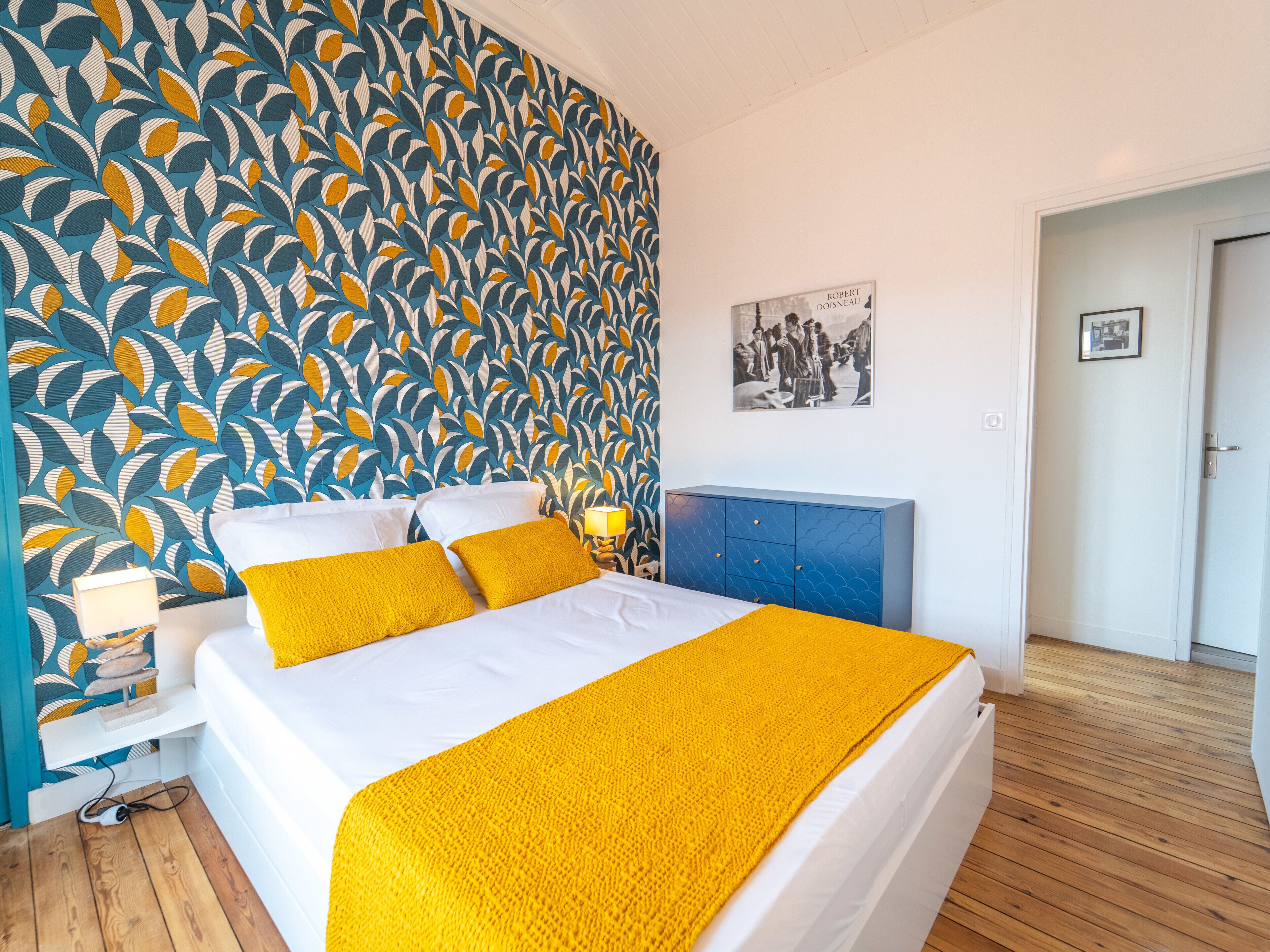 2 habitaciones, tabla de planchar con plancha, cuna de viaje y wifi 