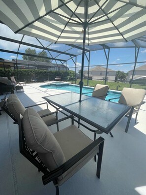 A heated pool - Luxury Family Villa, Private Pool - 6mi to Disney (Kissimmee)