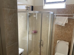 Handtücher, Seife, Toilettenpapier