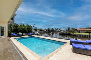 Immagine non classificata, 2 di 19, pulsante