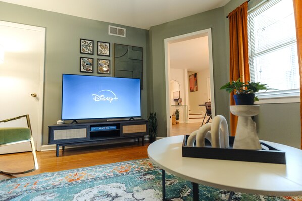 Interior - Centrally Located 2BR Overton Square Unit 1 (Memphis)