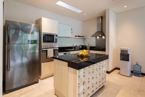 Fridge, microwave, oven, stovetop - Seventeen Kejora - Beachfront Estate - The Best Location in Sanur (Sanur)