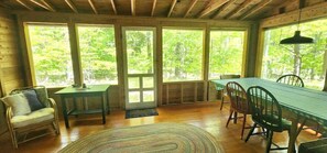 Dining - Red Shutters Rustic Cottage CSA Private Community (Frankfort)