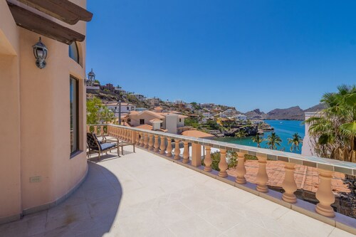 Escape, Rejuvinate in this serene castle by the beaches of Mexico-Casa Serenidad