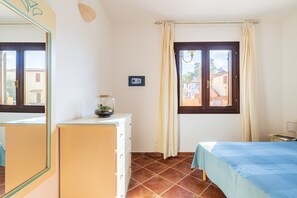 2 bedrooms, iron/ironing board, free WiFi, bed sheets - La Dimora del Borgo (Tortoli')