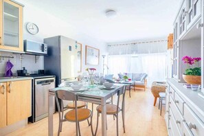 Fridge, microwave, oven, dishwasher - Summer Dreams Beach House (Playa Honda)