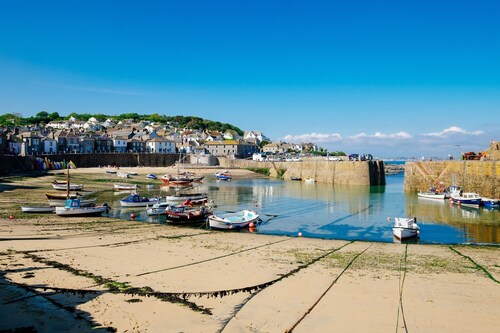 Interior Designed Harbour Home in Seaside Village