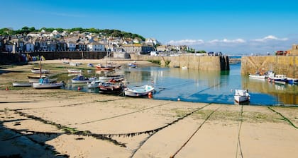 Interior Designed Harbour Home in Seaside Village