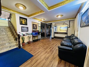 Lobby - Temple Town Inn (Kathmandu)