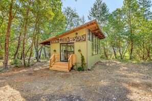 Exterior - Breathtaking River Retreat RV Campground - Gym, Game Room, Sauna (97530, Jacksonville, OR)