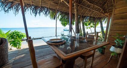 Private Beachfront House with Kayak & Guided Tours