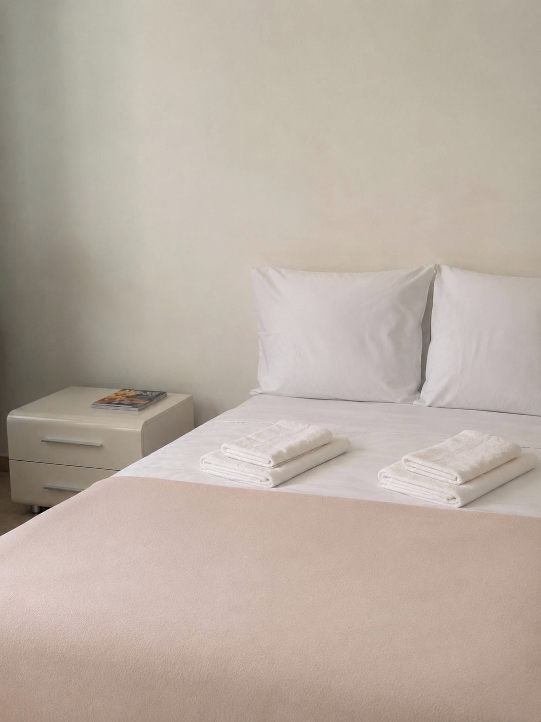 WiFi, bed sheets