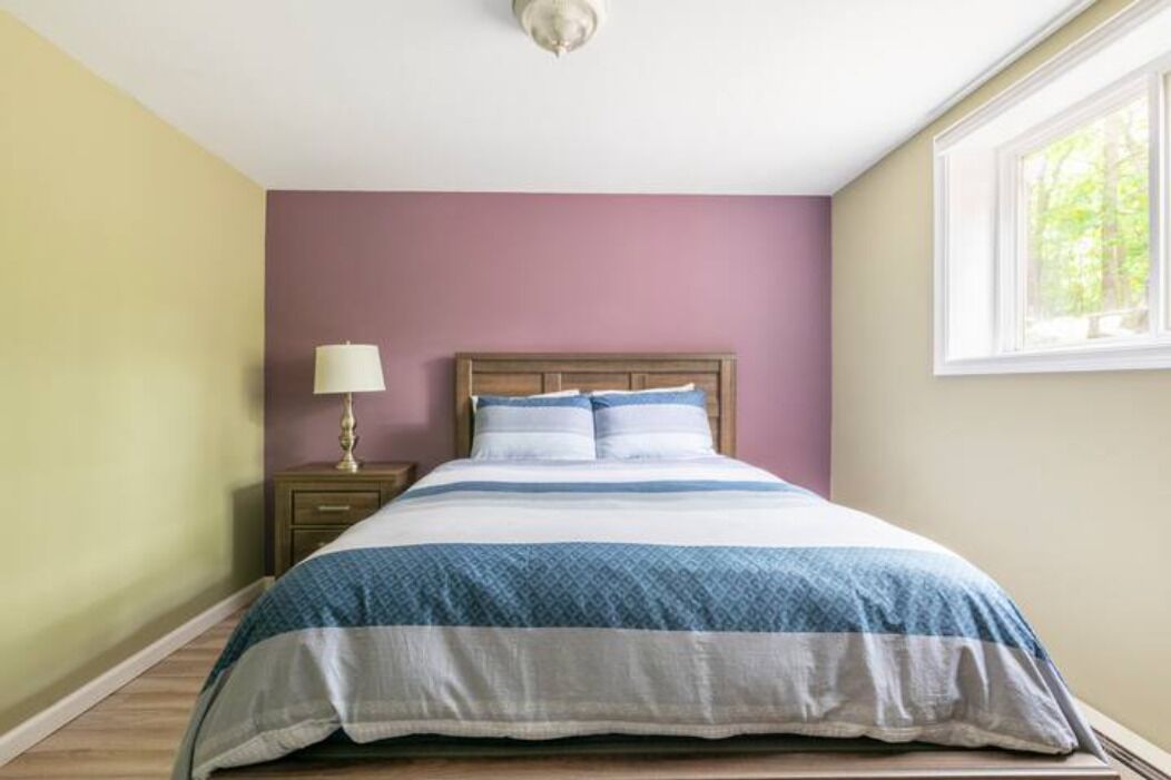 6 bedrooms, iron/ironing board, travel crib, free WiFi