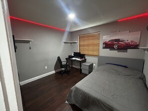 3 chambres, fer et planche Ă repasser, Wi-Fi, draps fournis