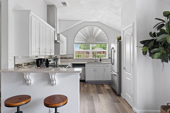 Private kitchen - Hidden Gem in Fort Worth with Hot Tub & Mini Golf (Watauga)