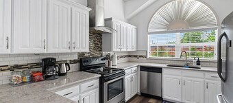 Hidden Gem in Fort Worth with Hot Tub & Mini Golf