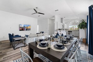 Dining - Hidden Gem in Fort Worth with Hot Tub & Mini Golf (Watauga)