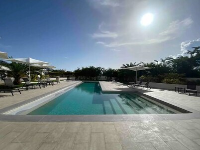 Upscale Studio in Maho St. Maarten. Walking distance to beach. Near airport!