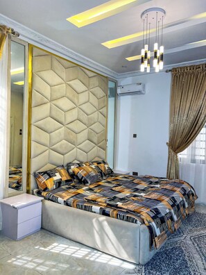 5 quartos, Wi-Fi, roupa de cama