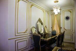 Dining - Luxury 5Bed Duplex With Starlink powered wifi Lekki (Lekki)