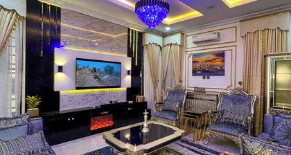 Luxury 5Bed Duplex With Starlink powered wifi Lekki