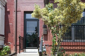 Exterior detail - Unbelievable Shaw 2BR w/ Backyard & W/D, nr Nightlife, by Blueground (Washington, D.C.)