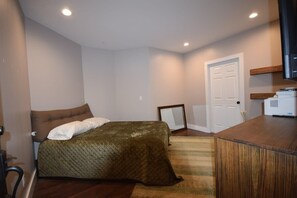 6 quartos, escrivaninha, Wi-Fi, roupa de cama