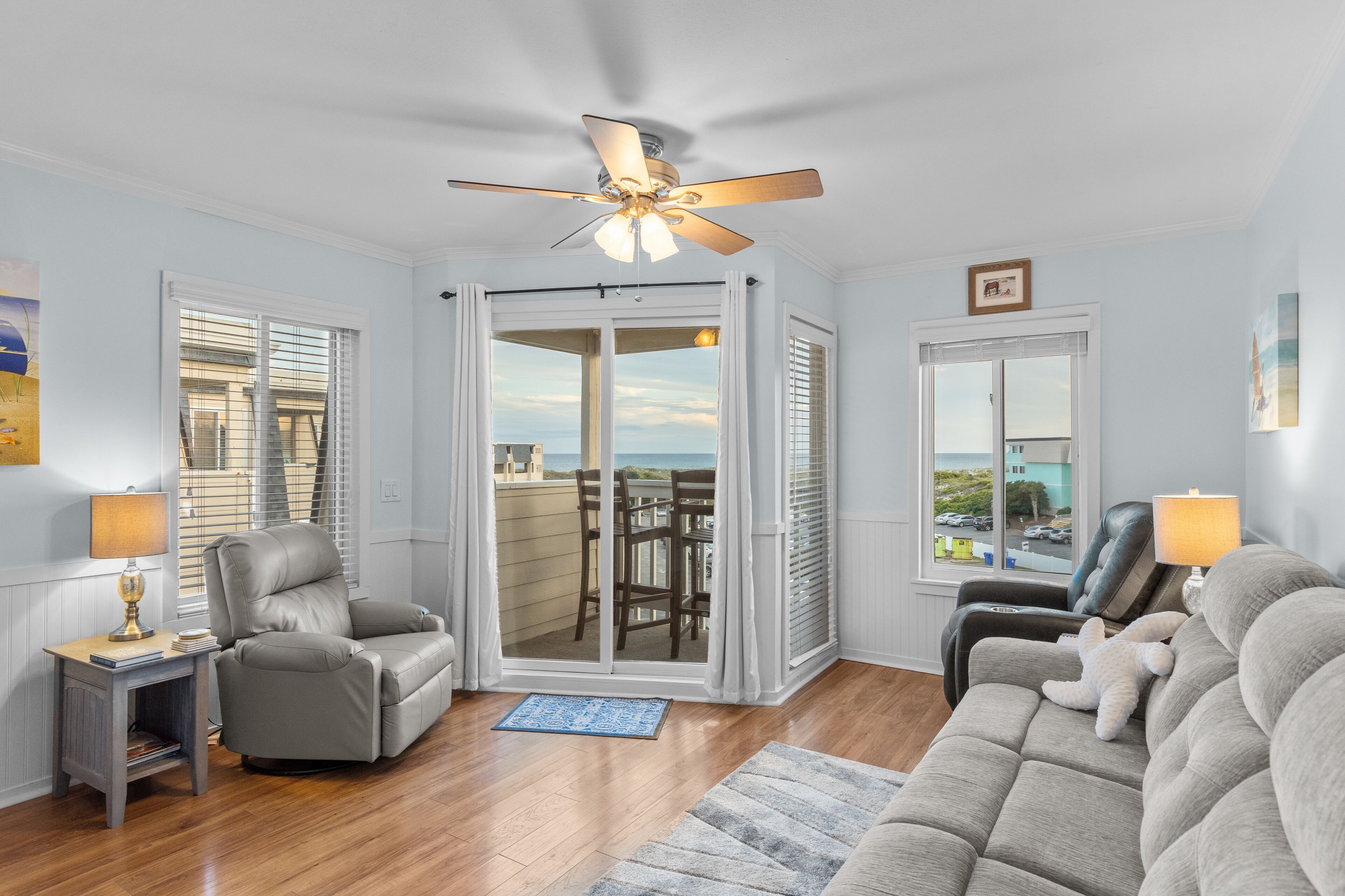 Ocean view condo with shared pool, hot tub, and tennis court access - W/D & AC