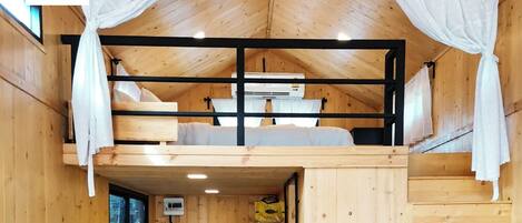 1 chambre, bureau, fer et planche à repasser, accès Internet