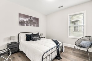 2 sovrum, strykjärn/strykbräda, gratis wi-fi och sängkläder