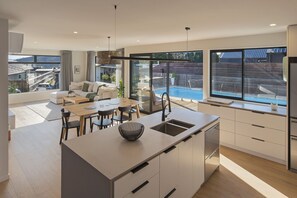 Interior - Marsden Escape - Views, Spa and Swimming Pool (Nelson)