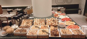 Desayuno bufé gratuito y diario