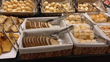 Desayuno bufé gratuito y diario