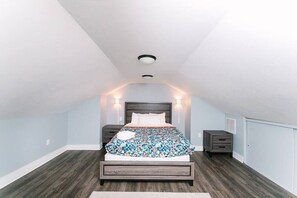 3 bedrooms, desk, iron/ironing board, WiFi